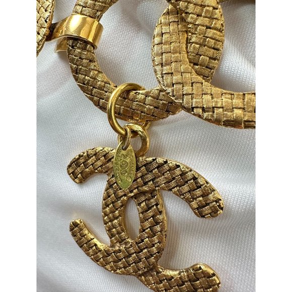 CHANEL Vintage Collection 29 Gold Plated Textured Circular Link Logo CC Belt - S - Picture 3 of 10
